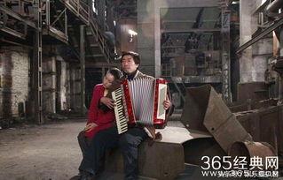 钢的琴在线观看,重温经典,感受东北风情与音乐魅力 第1张 钢的琴在线观看,重温经典,感受东北风情与音乐魅力 第1张